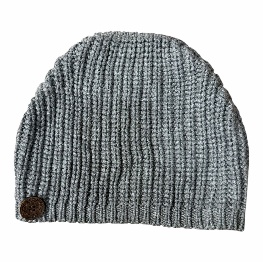 UGG Australia Gray Ribbed Knit Beanie Hat One Size Logo Button